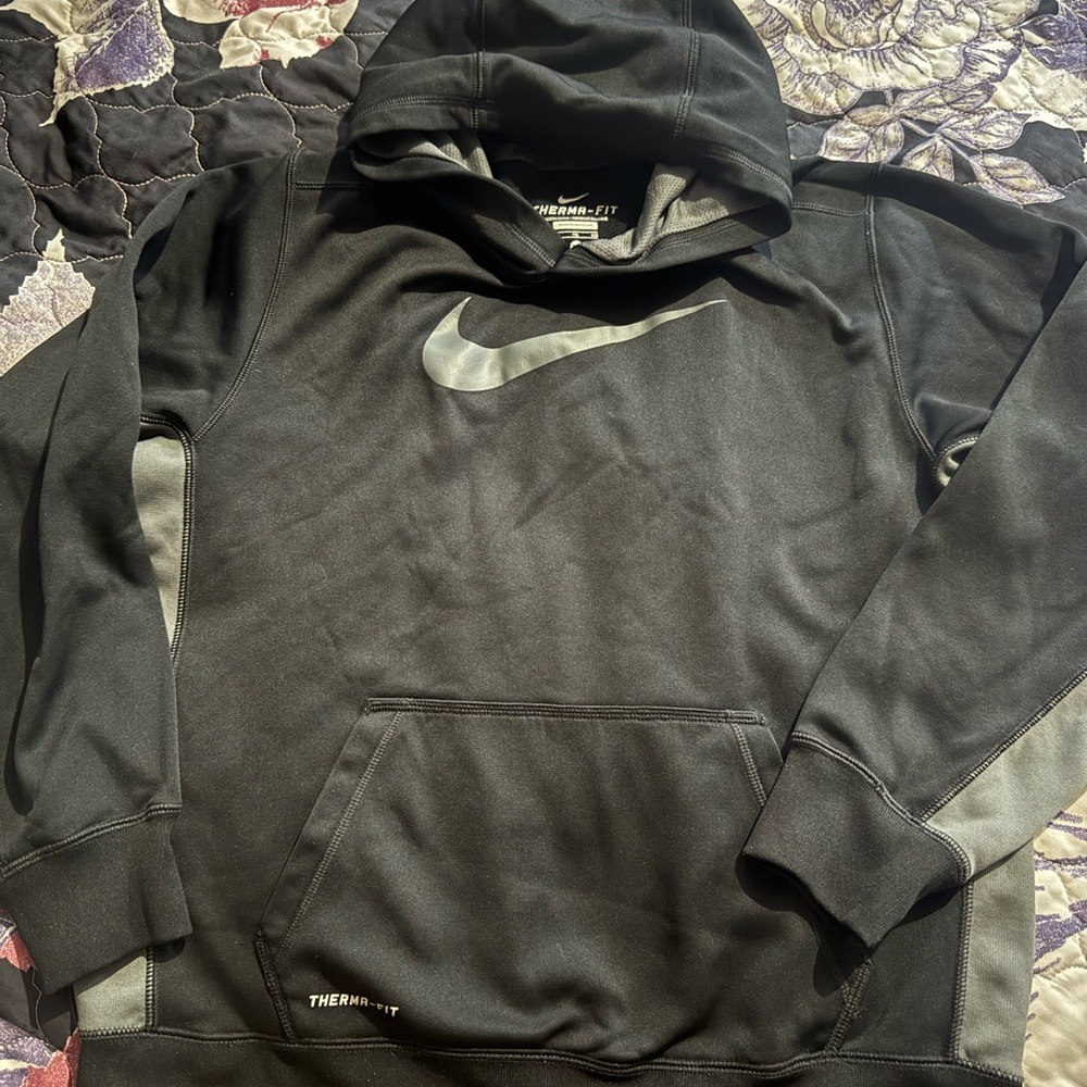 Nike Therma-Fit Hoodie in Black and Gray